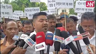 শিৱসাগৰত অবৈধ ই -ৰিক্সাৰ বিৰুদ্ধে টেম্পু তথা বিক্ৰম চালকৰ প্ৰতিবাদ !