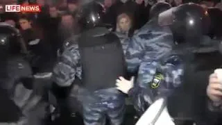 На митинге в Москве актеру Девотченко сломали руку