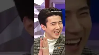 #Chanyeol suffering with #Sehun baby disturbs him while he sleeps and this is his reaction 🤣🍼🫂 #exo