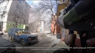 Полк "Азов" продовжує знищувати техніку окупантів в Маріуполі