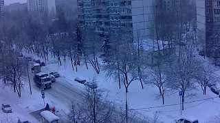 Как  убирают снег в Москве  на ул. Анохина, 5.02.2018