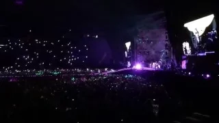 Coldplay - Every Teardrop Is A Waterfall vivo en La Plata (31/3/16)