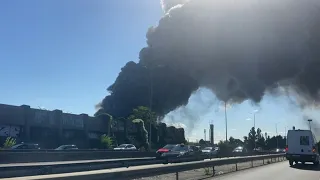 Spectacular fire in a warehouse at Rungis market near Paris | AFP