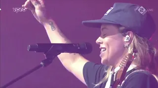 Tash Sultana live