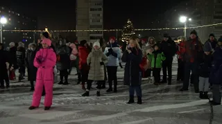 Открытие катка состоялось на стадионе школы №1 в Бийске ("Будни", 29.12.22г., Бийское телевидение)