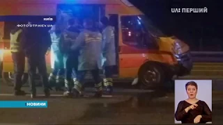 У Києві вночі швидка допомога потрапила в аварію