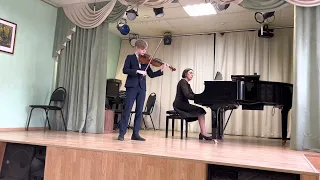 Вариации на тему Вейгля Ш. Данкля. Исполняет: Рузаков Даниил, 5 класс, скрипка