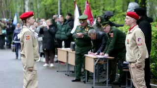 В Волжске (Марий Эл) в Парке Победы прошел городской Смотр строя и песни