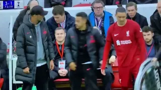 Jurgen Klopp’s reaction to Darwin Nunez kissing Thiago