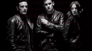 Black Rebel Motorcycle Club - Beat The Devil's Tattoo with lyrics