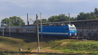 "Единственный экземпляр!" ЭП1М-664 с поездом №233 Новороссийск - Москва