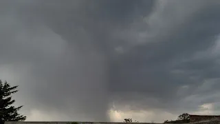 Quick very intense thunderstorm with very loud thunder & very heavy rain in México April 19, 2022