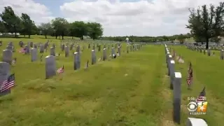 Thousands honor veterans at the DFW National Cemetery