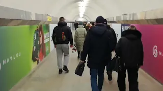 Переход со станции Октябрьская московской линии на станцию Купаловская автозаводской линии