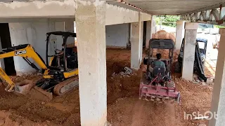 Moving some dirt with a subcompact tractor.(Mahindra Emax 25)