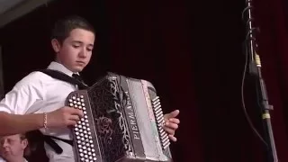 Une petite larme m'a trahie par Etienne DENORMANDIE et son Orchestre