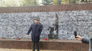 Василий Лановой читает стихотворение Сергея Орлова «Солдату»
