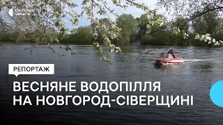 Возять моторним човном на інший берег: як жителі Чернігівщині добираються між підтопленими селами