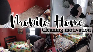 Real life messy house cleaning motivation | Mobile home clean with me | Mobile home living 🧹🧽🧼