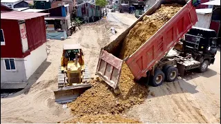 New Action Guys!! Wonderful Dumptruck Unloading Soil And Using Old Bulldozer To Repair The Road