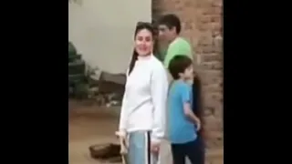 Saif Ali Khan in kareena kapoor Taimur Village Came to Roam #Kareenakapoorsaif