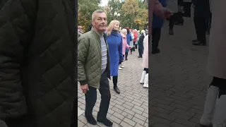 22.10.23г..."МОКРАЯ"...Сергей Паради...звучит на танцполе в Гомельском парке...