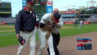 STL@ATL: Winkler exits the game with an arm injury