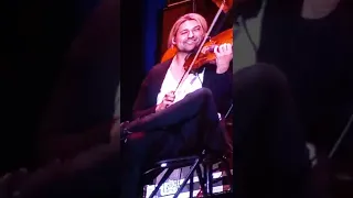 David Garrett durante su Show #Alive en Argentina se cae al piso