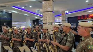 Hino Nacional Brasileiro!! Apresentação da banda do 2 Batalhão de Infantaria Leve.