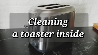 How to clean toaster inside