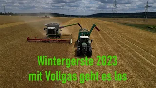 Getreideernte 2023 Mähdrescher Claas Lexion 770, 2 Drescher beginnen die Ernte