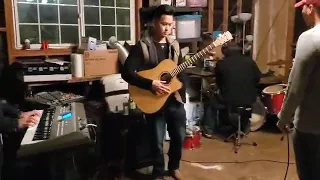 Live Band Version of "Yeej Tsis Paub" Ft. CHUE BAND