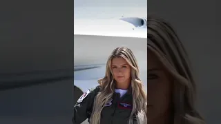 SUCCESSFUL🫵FEMALE THUNDERBIRDS F16 Pilot Beautiful Military🎖🇺🇸 #shorts#viral #trending#dance