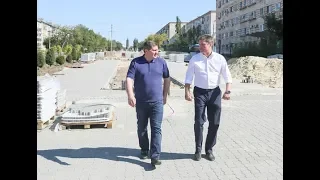 Андрей Бочаров прогулялся по новой пешеходной аллее в центре Камышина