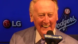 Vin Scully meets the media one final time at Dodger Stadium