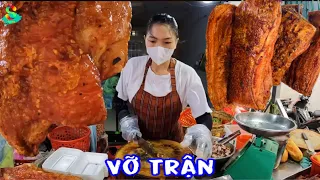 🇻🇳khách ập đến bất ngờ LYLY tăng tốc chặt heo quay lia lịa