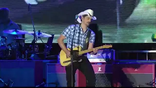 BRAD PAISLEY - "I'M GOING TO MISS HER" - LIVE in CONCERT!