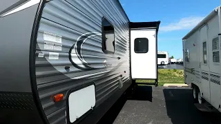 Used 2017 Coachmen CATALINA 283RKS Travel Trailer For Sale In Chicago, IL