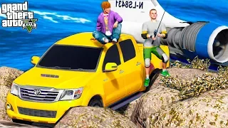 РЕАЛЬНАЯ ЖИЗНЬ В GTA 5 - СЛЕТЕЛИ С МОСТА В ОКЕАН НА ТОЙОТЕ! ПОПАЛИ НА НЕОБИТАЕМЫЙ ОСТРОВ! 🌊ВОТЕР