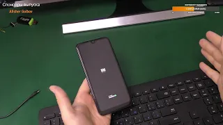 Xiaomi Mi Play не запускается, падает в Fastboot