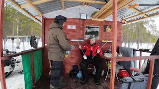 РЫБАЛКА НА ЖЕРЛИЦЫ НА ДИКИХ ЛАМБУШКАХ. ТАЁЖНЫЙ БЫТ В ИЗБУШКЕ НА ВОДЕ. ГОТОВИМ УХУ ПО ПАНОЗЕРСКИ