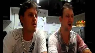 Jaison & Henrique cantando a musica Flor de flamboyant de zeze di camargo e louciano