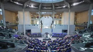 In einer hitzigen Debatte im Bundestag wirft die Opposition der Regierung Versagen vor