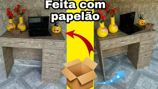 Escrivaninha feita com papelão