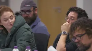 Game of Thrones Final Table Read | Cast Reaction Emilia Clarke, Kit Harington, Peter Dinklage