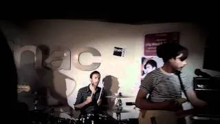 Lilly Wood & The Prick - "Water Ran" - Fnac Forum, Paris - 6 octobre 2010