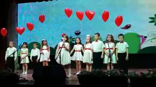 Вокальный номер на конкурсе "Зажигаем звёзды Кубани " детский сад 26