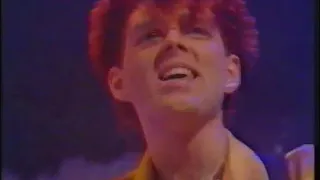 Thompson Twins – Lay Your Hands On Me (Studio, TOTP #1)