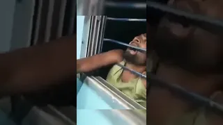Viral: Mobile Thief in Train Caught Red Handed #Begusarai #Bihar  #ViralVideo  #Shorts