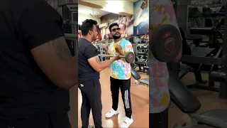 Ye kya dekh liya workout k beech mein.?😳👋#shorts #short #memes #trend #youtube #gym #funnyvideo 😯